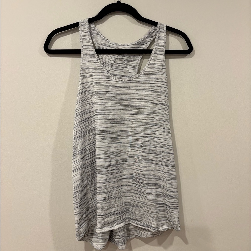 Lululemon Heather Grey Space Dye Essential Tank Activewear SEE MEASUREMENTS